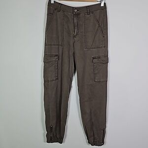 Guess tan 26x28 pants